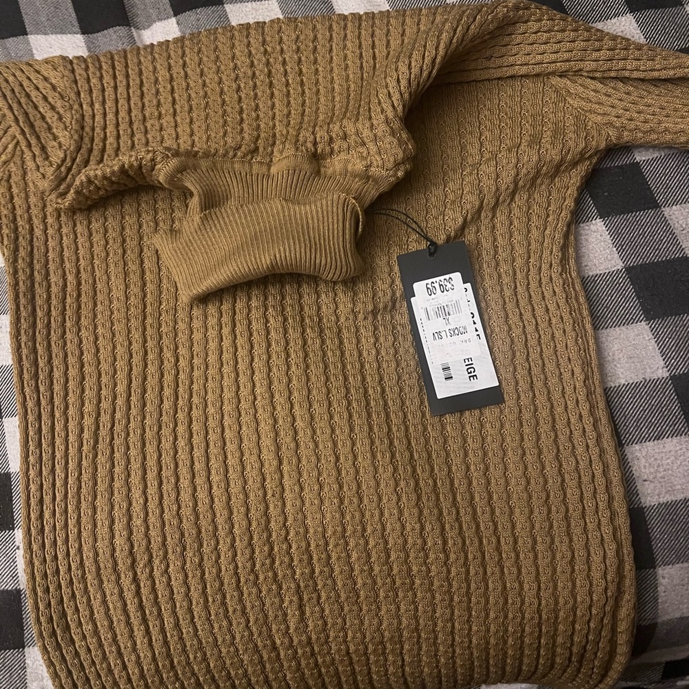 Xl beige turle neck nwt slim fit